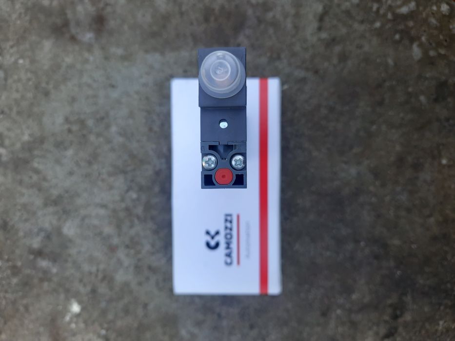 Пневморозподільник Camozzi  EN531-16-P13