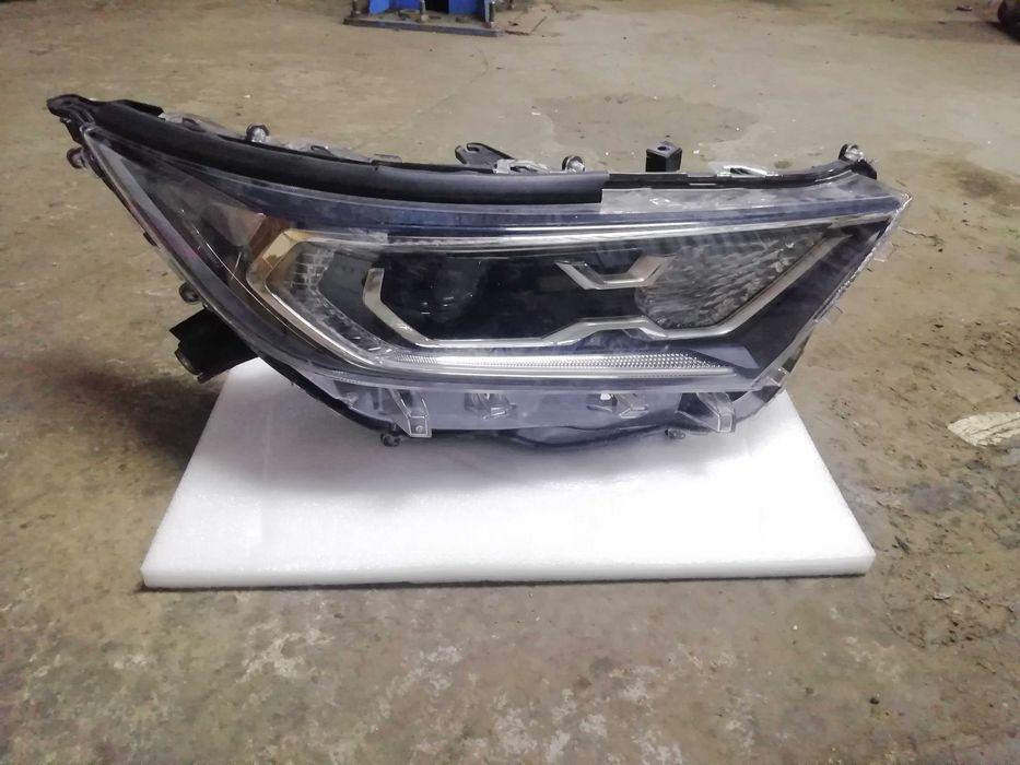 Передняя правая фара Full Led Rav4 2021 Европа.
