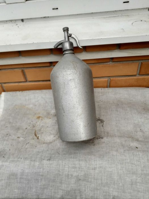 Сифон для газировки.