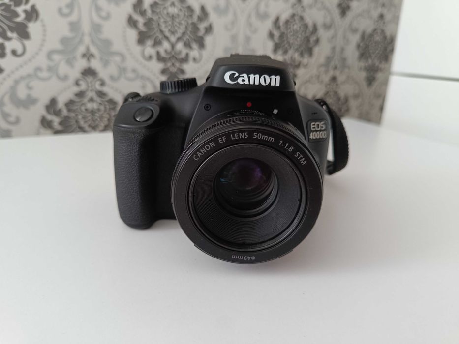 Lustrzanka Canon Eos 4000 d