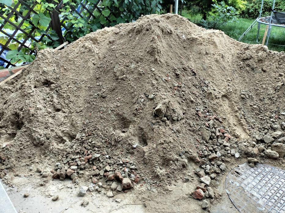 Ziemia oddam za darmo