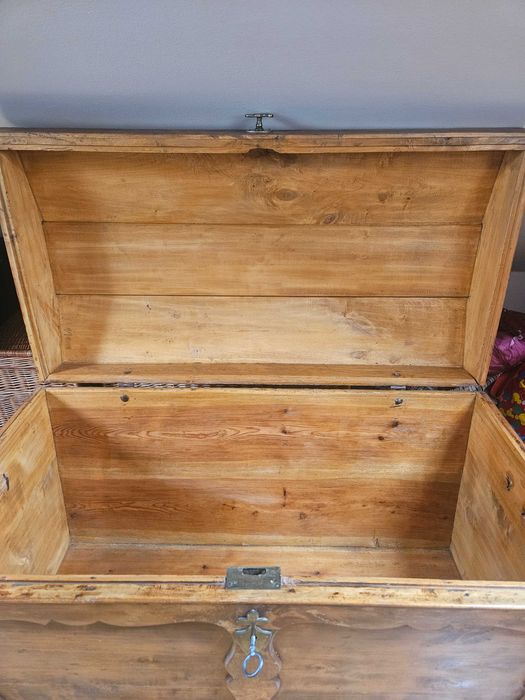 Stara skrzynia kufer  - duża 123/ 80 cm