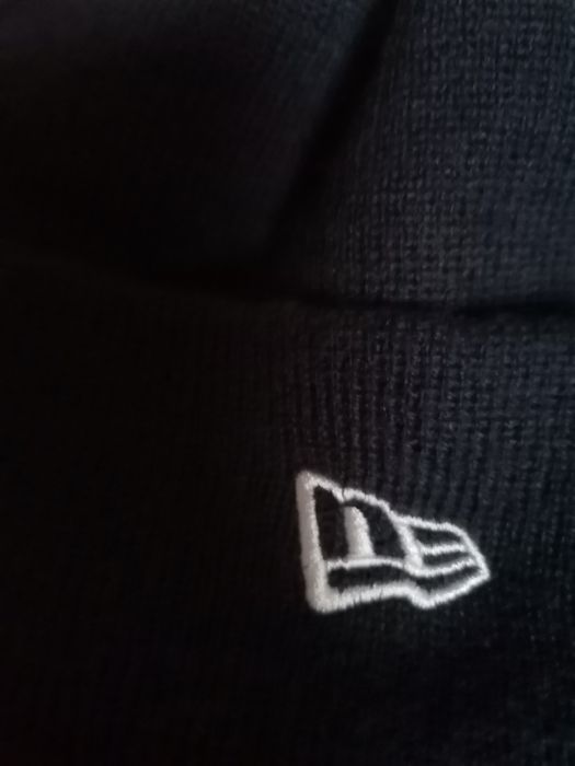 Nowa granatowa damska czapka.