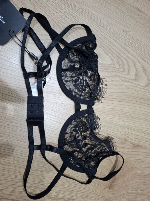 Sexsowny czarny stanik