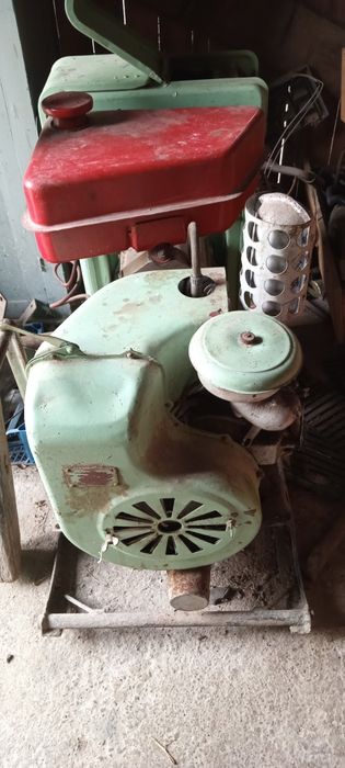 Бензиновий генератор з радіального воєнного запасу,новий