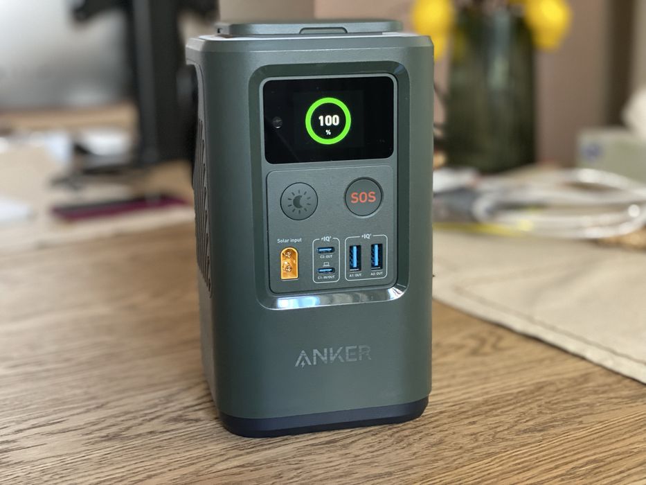 Новий павербанк Anker 548 60000mAh (192Wh) 60W з дисплеєм та ліхтарем
