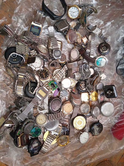 Часы разные наручные