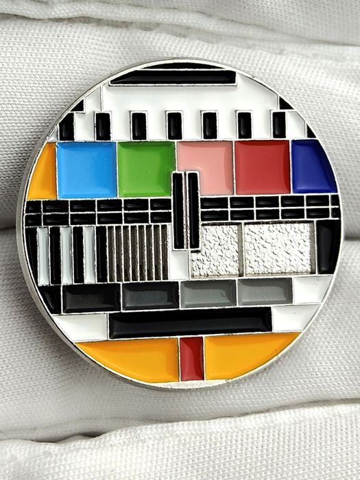 NOWA Przypinka pin metalowa telewizja

prl sygnał testowy