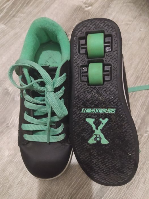 Роликові кросівки