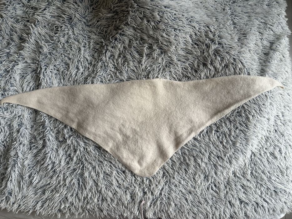 хустинка косинка молочного кольору