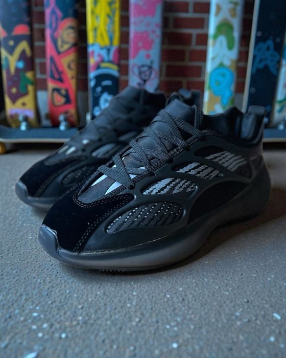Кросівки чоловічі Stilli Yeezy 700v3 чорні 44,45р/ Кроссовки мужские черные