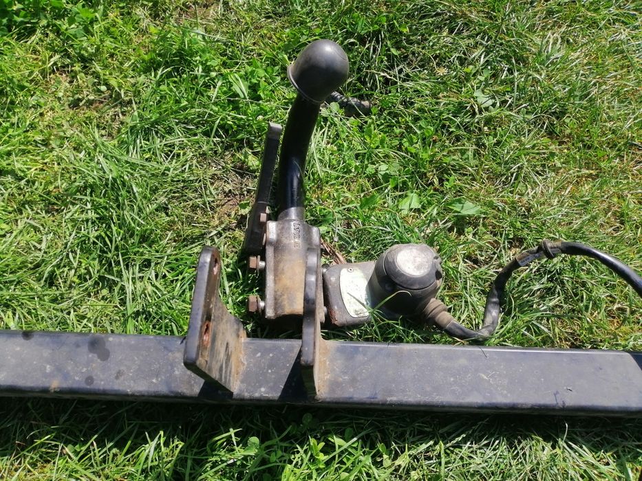 Продам прицепное устройство на Ауди а6с5 а6с6 allroad в идеальном сост