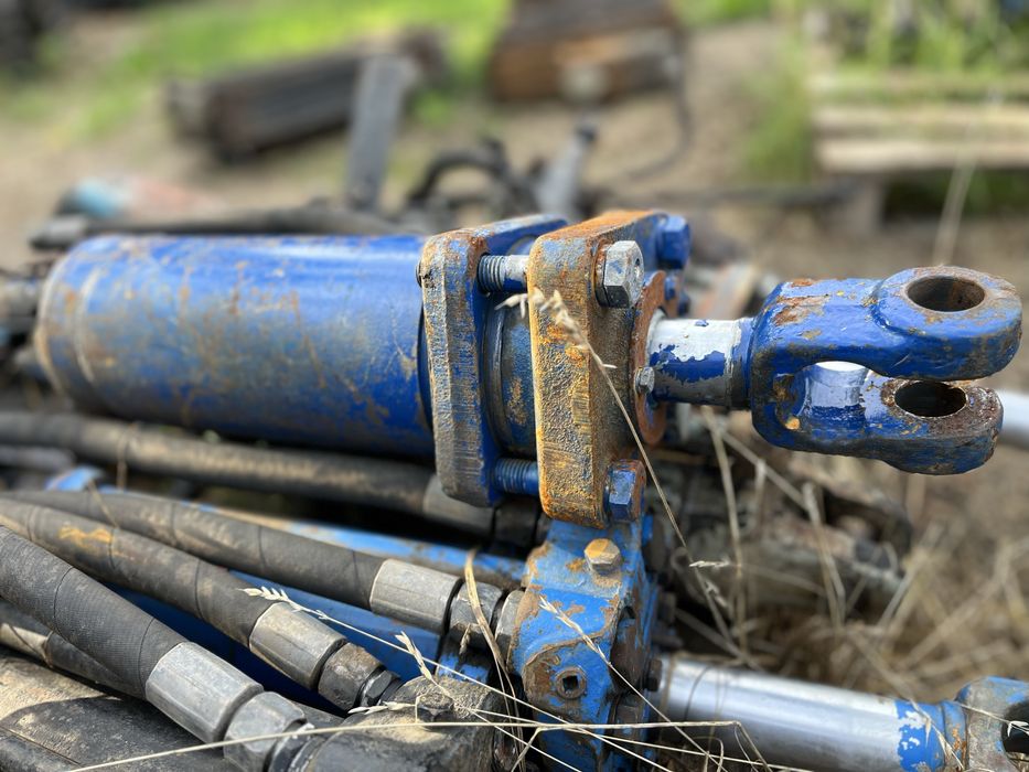 Циліндр навіски 100-ка МТЗ 80,82 Гідроциліндр