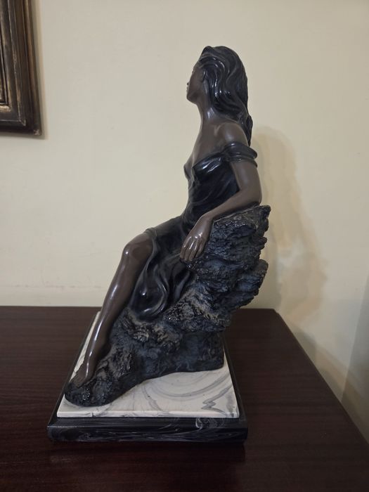 Vendo estátua usada