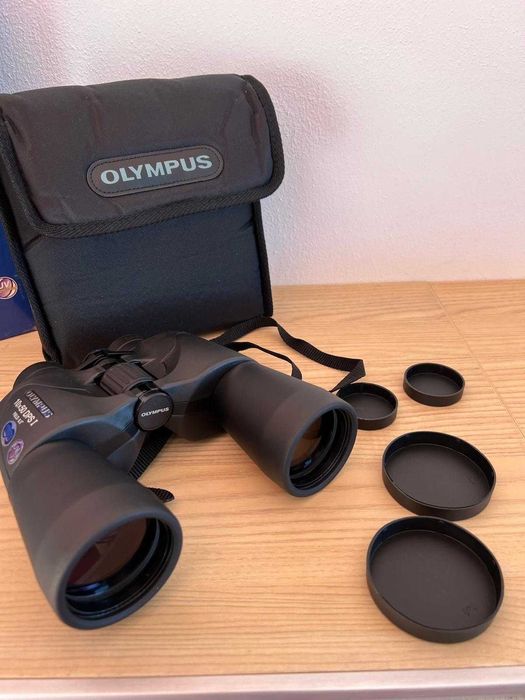 Binóculos 10x50 DPS I Olympus