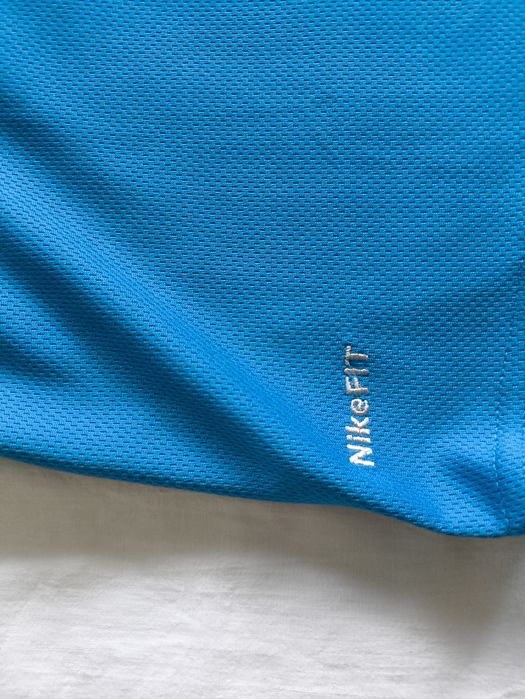 Camisola desporto Nike alcinhas azul