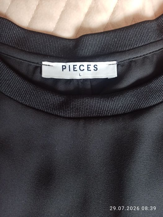 Sukienka PIECES, rozmiar L – klasyczna czerń, lekka i wygodna