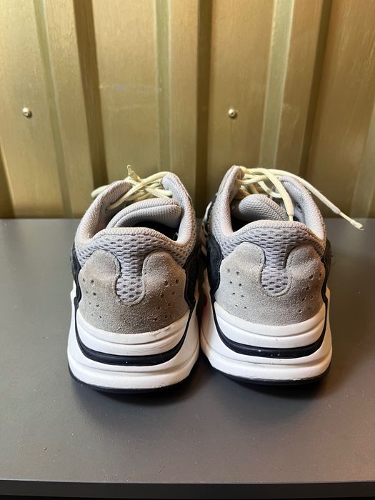 Adidas Yeezy Boots 700 wave runner 42