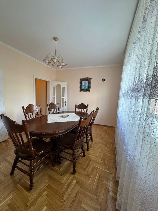 Продаж 2 поверхового будинку