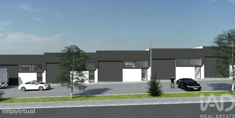 Prédio em Cristelo de 300 m2