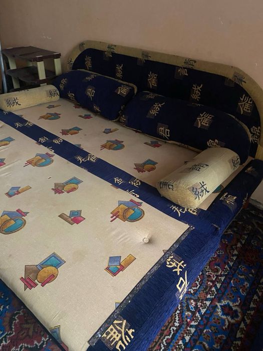 Продам диван таирово