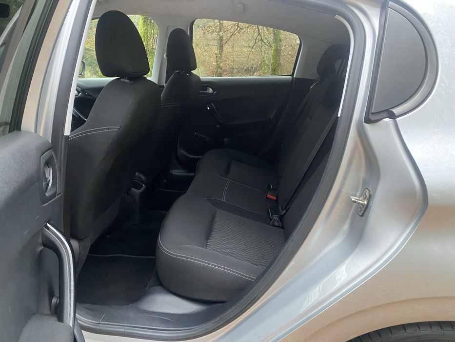 Peugeot 208 1.2 gasolina