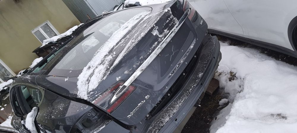 Кришка багажника Tesla model S 2012- 2021