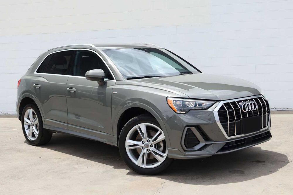 Audi Q3      2020