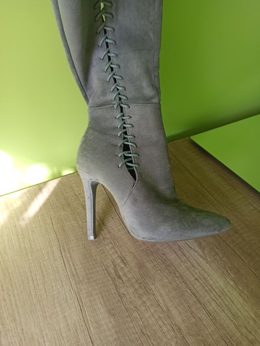 Szare zamszowe kozaki za kolano na szpilce jak nowe 35 deezee