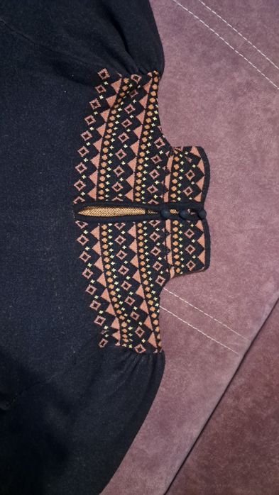 Светр з орнаментом xs вишивка