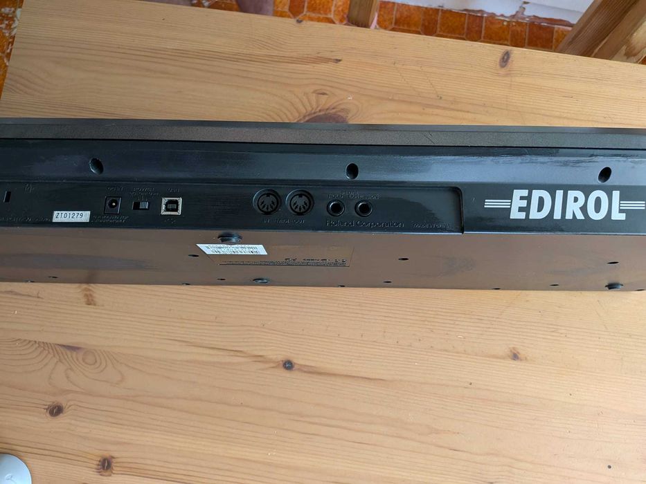 Controlador MIDI Edirol PCR-M50 (Roland) – Para Peças ou Reparação
