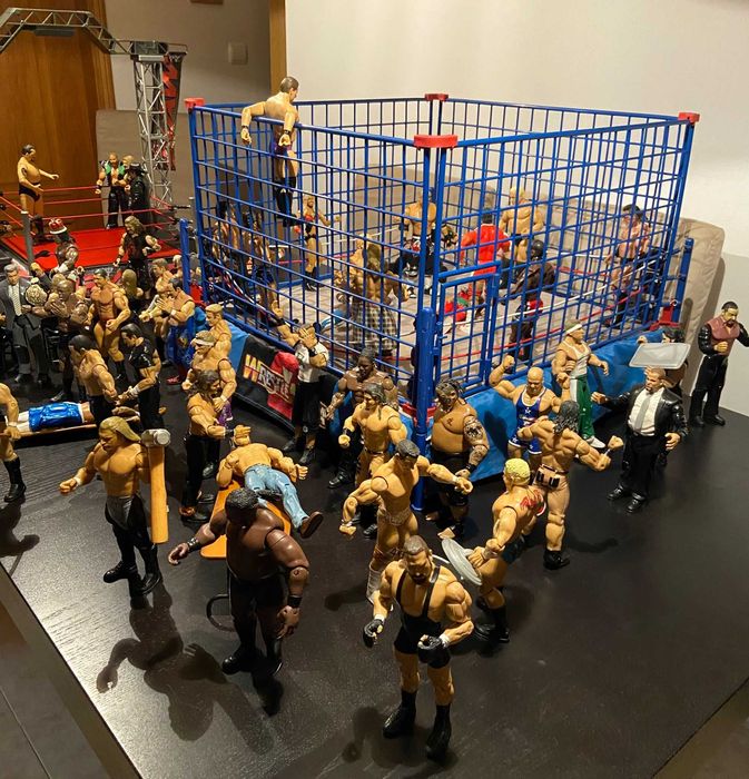 60 Figuras WWE Cena,Orton,Triple H,Undertaker,Umaga,Ric Flair 16/02/25
