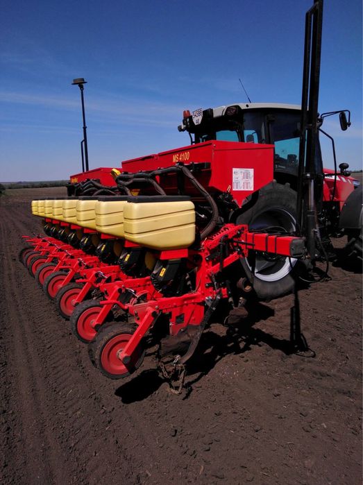 Трактор Massey Ferguson MF 6713