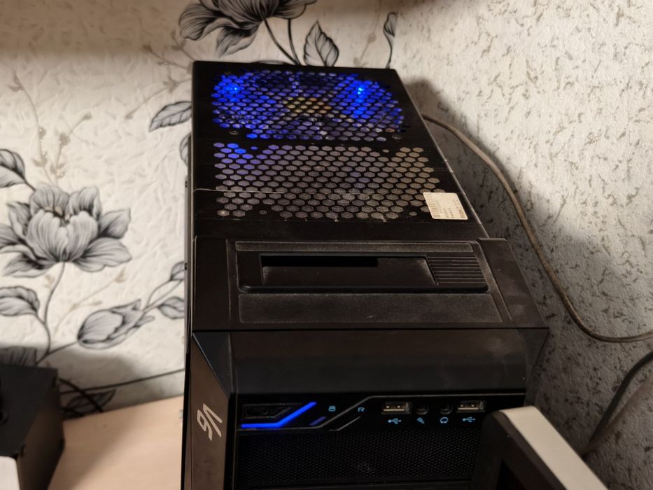 Комп'ютер ПК системний блок Intel I5 8GB DDR3 SSD 256GB Radeon HD7950