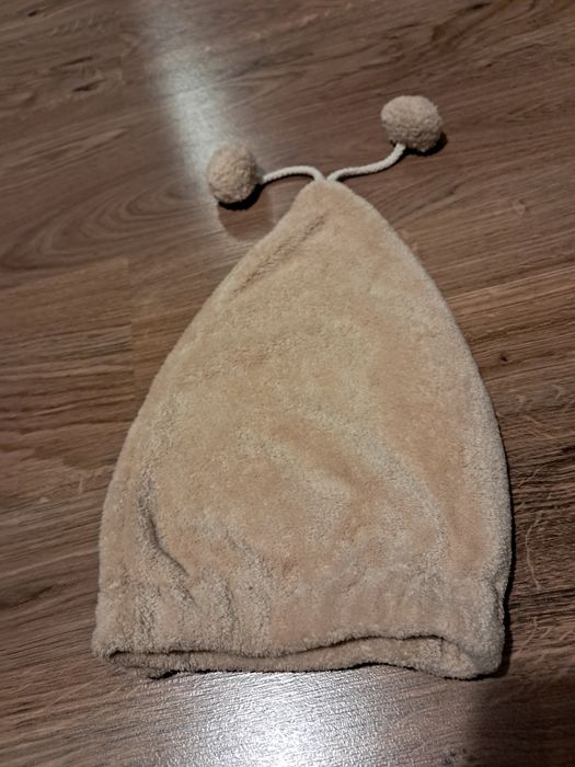 Czepek kąpielowy Sinsay.