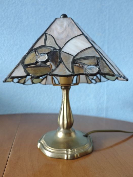 Lampa stołowa witrażowa w stylu Tiffany