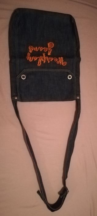 Mala em ganga da marca wearplay jeans.