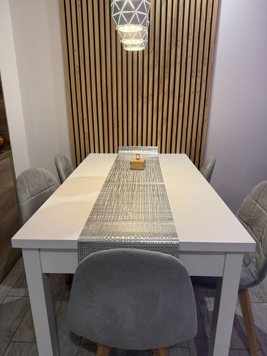 Sprzedam - Biały stół  rozkladany