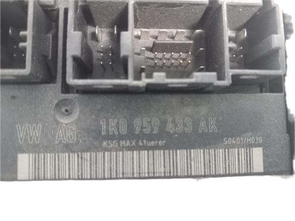 Módulo genérico VOLKSWAGEN Golf V (1K1)