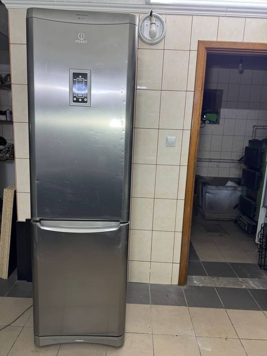 Холодильник з морозилкою Indesit 2 метра Нержавійка  No frost суха зам