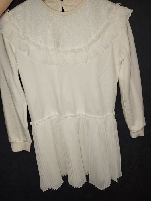 Дуже миле плаття 128  George.