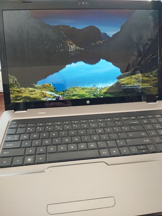 Laptop  HP  duży
