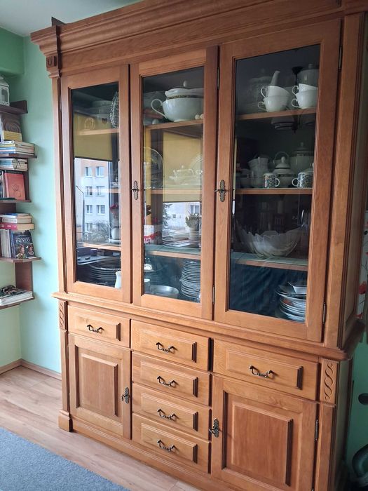 Dębowa witryna wysoka, 3 drzwiowa + komoda z 6 szufladami