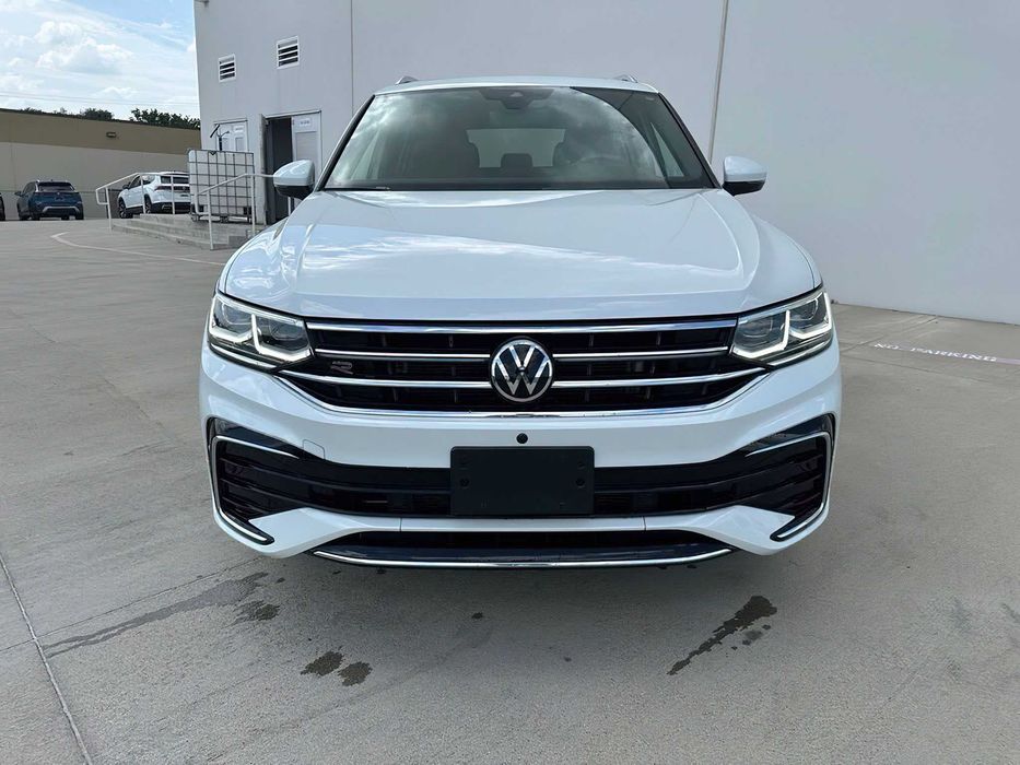 Volkswagen Tiguan SEL R-Line 4Motion      2024