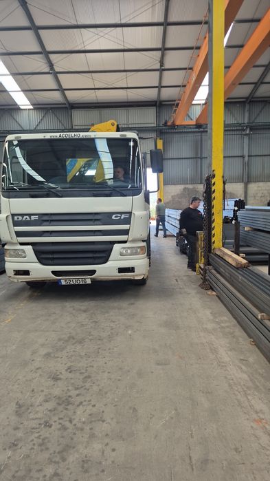 Daf CF 250 com grua