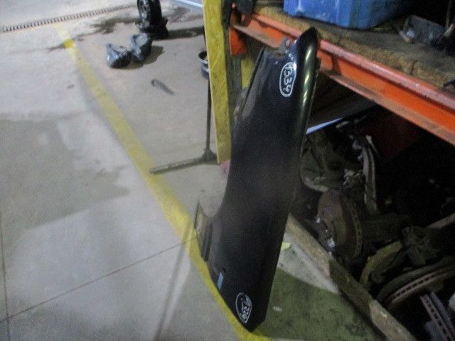Guarda-lamas esquerdo FIAT Uno (146_)