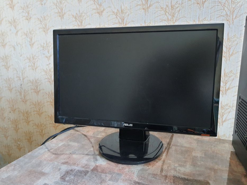 Комп'ютер ASRock A320M + AMD A8-9600 + монітор ASUS 21.5