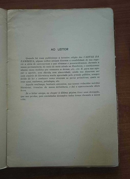 Os cafres, seus usos e costumes por Francisco Gavicho de Lacerda (1944)