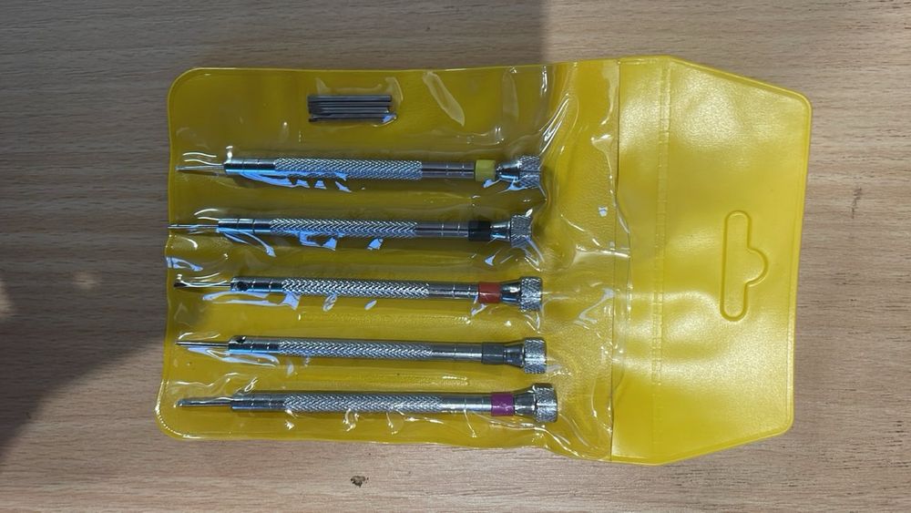 Набор часових отверток 10 насадок усиление качественние в футляре нови