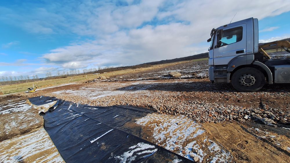 Transport wywrotka -Piasek, ziemia , Kruszywa